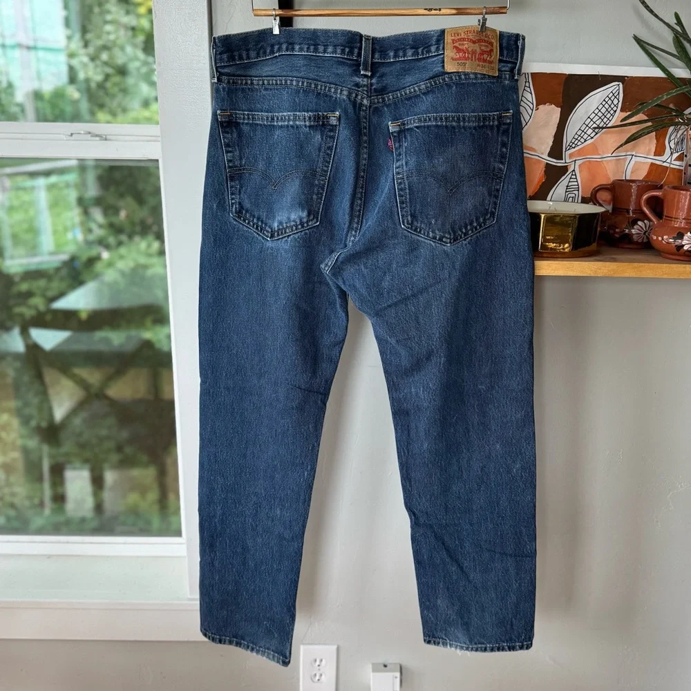 Levi’s 505 Medium Blue Straight Leg Men’s Jeans Size 36 x 32